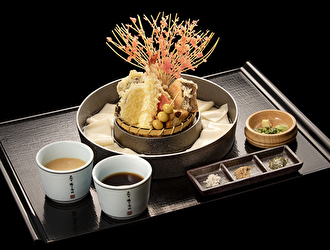 株式会社 花山／【五代目 花山うどん】【銀座別邸 花山】etc. ※新規出店事業部 求人