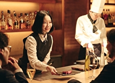 鉄板焼 美安 etc.／エス・フィールド 株式会社 求人 調理・接客技術だけでなく、メニュー開発や経営の部分など、希望があれば幅広く学んでいける環境が揃っています！