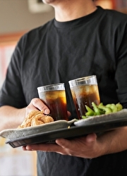 佐藤商店／闇市／まほろば酒場 他／株式会社 一歩。 求人