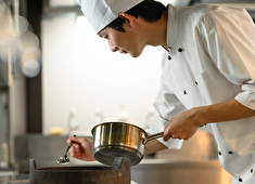 RESTAURANT CARAVAN SERAI（キャラバンサライ）／アサヒメディカルサプライ株式会社 求人 人と接することが好きな方、明るく楽しく働きたい方を大歓迎！純粋にアナタの頑張りが評価される職場環境も魅力のひとつ！