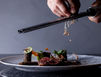 株式会社YOSHITSUNE（ヨシツネ）　※新店オープニング採用本部 求人 横浜で会員制のフレンチレストランも運営しています。イノベーティブな料理に興味のある方も大歓迎です！