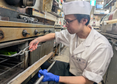 株式会社コズミックダイナー 求人 