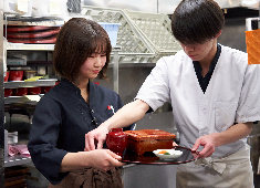 うなぎ 小川菊（おがきく） 求人 現在、調理人は幅広い年代（20代〜50代）が活躍中！