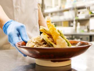 株式会社フラット・フィールド・オペレーションズ 温浴施設内レストラン事業部 求人 料理長候補、店長候補希望者大歓迎！飲食店での経験を新しいカタチで活かしませんか。