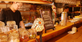 「葡萄屋 Maru-shu」「立ち呑みワイン マルシュ2」「Deli & Vino Maru-shu Sante」 求人