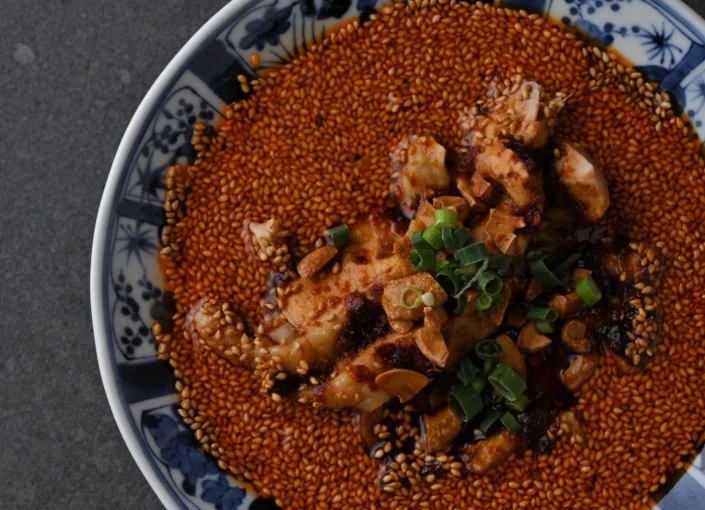 「文山包（ぶんざんぽう）」「sinensis（シネンシス）」株式会社5C 求人 料理自体はクラシック中華ながらも、カジュアルに若い世代にも受け入れられる町中華ブランドです。