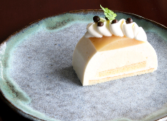 HOTEL MARROAD（ホテルマロウド）etc.／東都自動車株式会社 求人 見た目でも楽しめるスイーツをつくり上げるパティシエも募集中！洋菓子店やレストランパティシエなど前職の形態は不問です