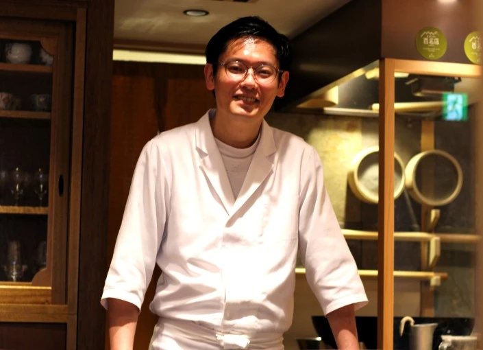 『鮨 乃南』『fragment 麻布十番』『海玄』etc.／株式会社SURF&TURF【やま幸グループ】 求人 役職昇格などチャンスは多数！
『人がいてその先に出店がある」この考えは今後も絶対に変わらないので無理な出店はありません！