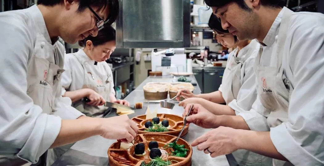 株式会社V&K 求人