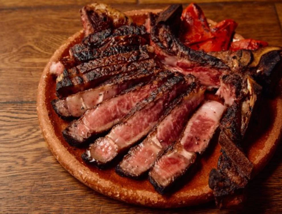 株式会社V&K（サルイアモール） 全店舗がスペイン政府からも認定される、実力派のレストラン。本場の技術を学び、磨くことができる環境です。