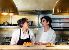 Soho House Tokyo（ソーホー ハウス トウキョウ） 求人 Soho Houseでは、年齢や経験、ジェンダーにとらわれず、多様なスタッフがチームとして働いています。