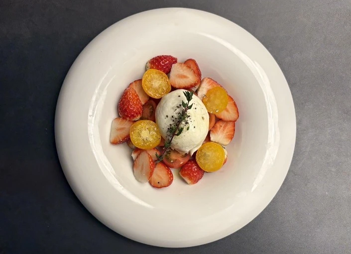 T4 KITCHEN 渋谷店／株式会社T4 【スヴェンソングループ】 求人 食材のポテンシャルを活かしきるアラカルトメニューも充実！ご希望などにより『メニュー開発』なども年齢等問わずお任せします！