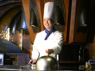 株式会社 瀬里奈 求人 ただの調理では物足りない方、接客が好きな方は、お客様を五感で楽しませる鉄板調理に挑戦してみませんか？