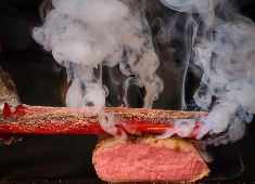 『鳥さと』『鳥さと 別邸』『銀座鳥真』 etc.／株式会社LAキッチン 求人 どれだけ出店をしても、1店舗ごとのこだわりは変わりません！クオリティを大切にしながら営業を続けていきます！