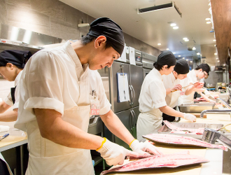 株式会社はなまる 求人 寿司が未経験の方も大歓迎！学びながら成長できる環境です。「飲食で楽しんで働きたい！」そんな方にぴったりです！