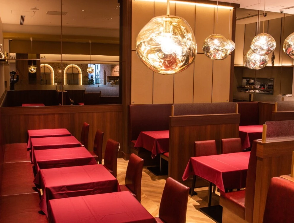 「YAESU BISTRO 東京ミッドタウン八重洲店」etc.／富沢商事 株式会社 求人