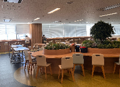 天然本まぐろ ありそ鮨し羽田空港　江戸小路店／株式会社 荒磯 求人 空港職員専用の快適な休憩室も完備。シャワーも毎日無料で使用できます。