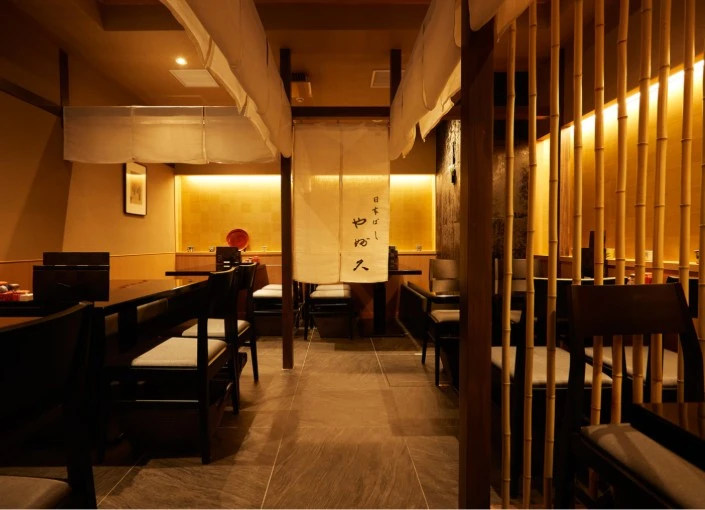 日本ばし やぶ久 『八重洲店（仮称）』『両国江戸NOREN店』『銀座店』 求人 勤務時間は実働8～10時間！“良い仕事には充実したプライベートが必要”と考えているので、安心して働ける環境を完備！