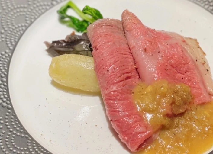 Leo/株式会社モニカ 求人 一皿一皿に想いを込め、“美味しかった”の先にある感動を届ける。そんな料理人としてのやりがいを実感できる環境です。