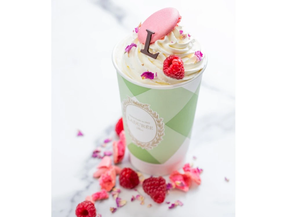 株式会社LADUREE JAPON（ラデュレ） 求人 カフェ業態の新商品。「より身近に、日常の中で楽しめるラデュレ」として、こだわりのコーヒーとスイーツなども提供します。