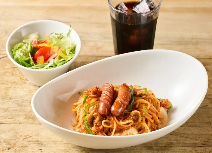 Canard（カナール）／Cafe Canard（カフェ カナール）／山一商事株式会社カナール 求人 現状では、パスタ、オムライス、ドリア、サンドイッチなどのメニューを中心に提供しているので、多様な経験値を活かせる職場です。