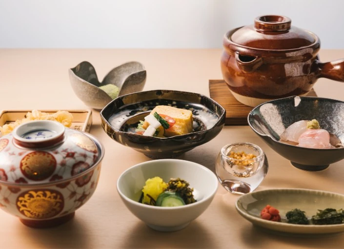 ホテル八重の翠東京／阿部商事株式会社 求人 旬の食材にこだわり、一品ずつ技術と創意を尽くした料理を提供してもらいます。朝食からしっかりと提供し素敵なスタートを。
