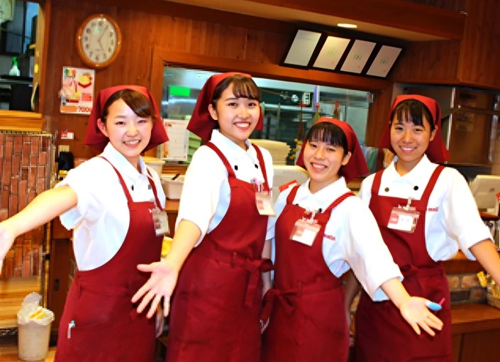『マロンド』『石窯パン工房ル・マタン』／株式会社 川島屋 求人 年齢や性別問わず、全員が笑顔で働き続けられる環境づくりを大切にしています。