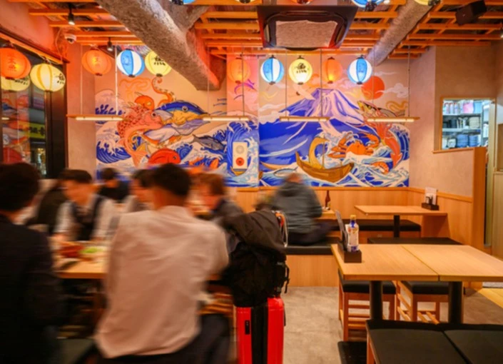 「YAESU BISTRO 東京ミッドタウン八重洲店」etc.／富沢商事 株式会社 求人 鶏料理の「激太鳥」、魚料理の「激太魚」といった、専門性の高い新ブランドが続々オープンしており、勢いと安定感のある企業です。