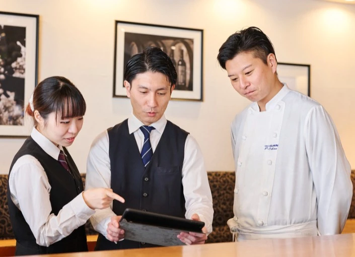 株式会社サッポロライオン 求人 仲間同士が率直に意見を出し合い、みんなで理想のお店をつくり上げています！