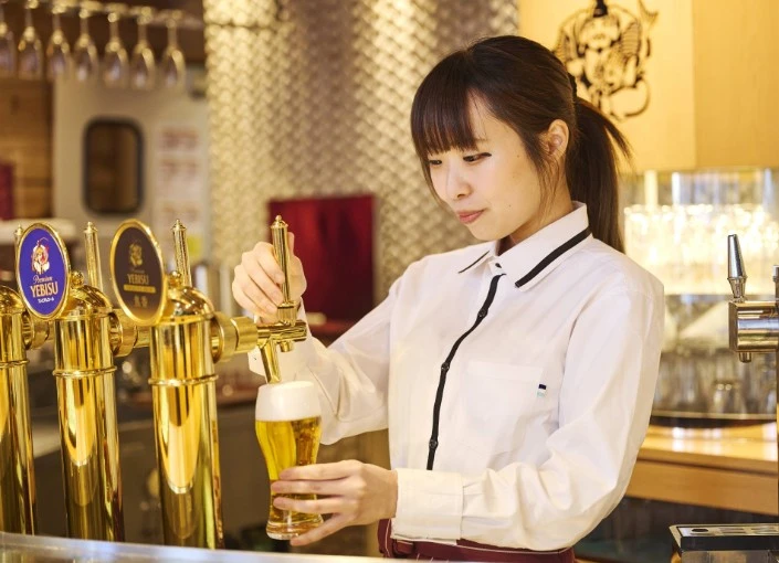 株式会社サッポロライオン 求人 「銀座ライオン」と並ぶ当社の看板ブランドとして、「YEBISU BAR」も全国で展開中です！