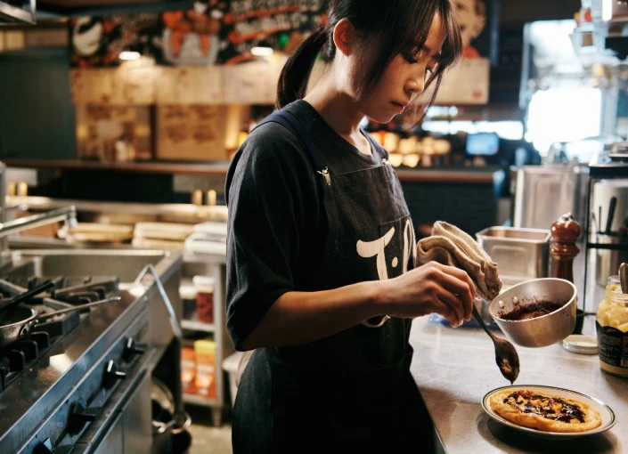 株式会社 ジリオン 求人 20代から店長・統括も夢じゃない。成長企業で街を動かす主役へ。