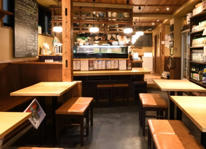 『南青山ひふみ』『下北沢 みるく』『赤坂 ランラン』etc.／株式会社SOUL FOOD MARKETS 求人 開放的かつ落ち着いた空間の中、コース料理を楽しんでいただくブランドから、堅苦しくならずワイワイ楽しむ大衆ブランドまで展開！