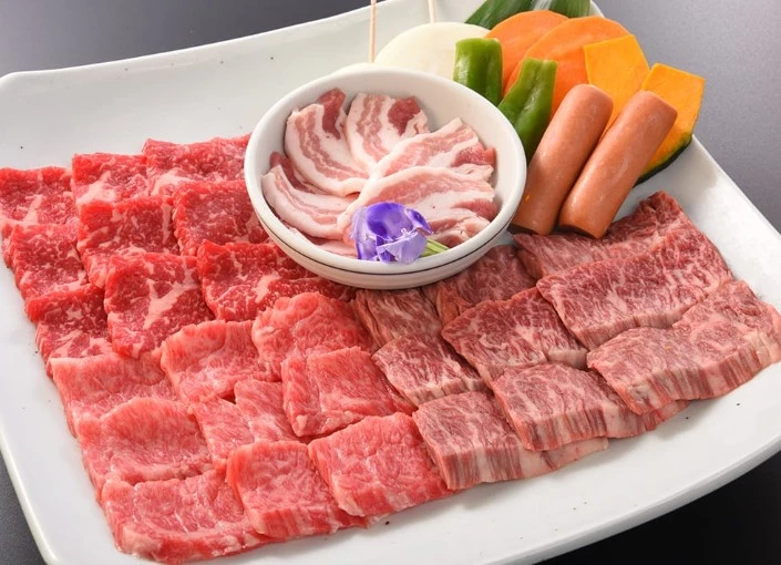 焼肉韓菜 和っ黒 求人 所沢で長く愛される地域密着店。家族との時間も大切にしながら腰を据えて働けます