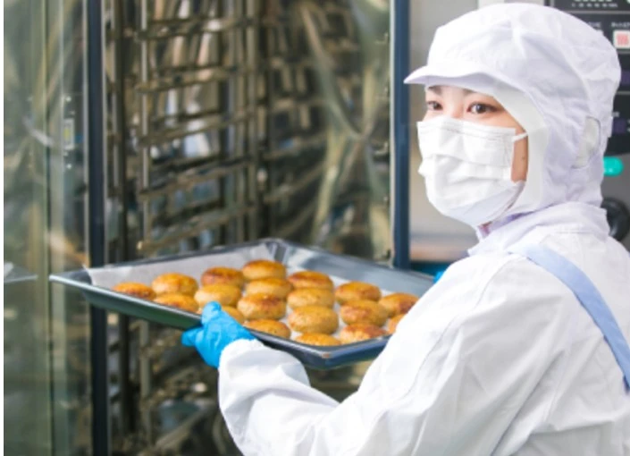 日本給食株式会社 求人 単に給食を提供する会社…ではなく、スタッフが、より多くの笑顔を生みだしていけるように「働きやすさ」の改善を日々実施中です。