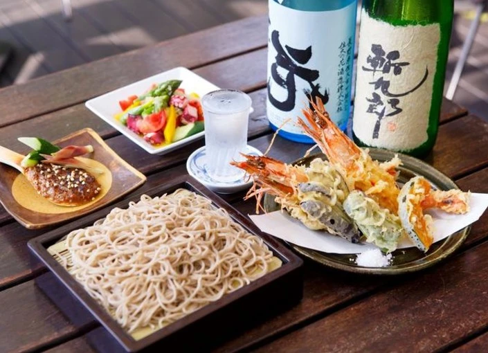 株式会社フォンス「川上庵」「酢重正之」「鎌倉 松原庵」etc. 求人 社内の料理人が講師となって、2ヶ月に1回ペースで和食調理講習を実施。一生モノの技術が身につけられます！