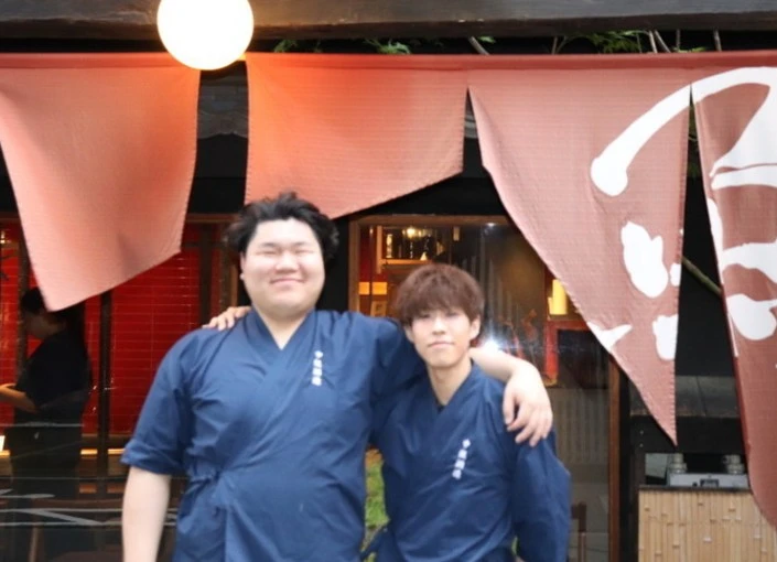 株式会社ザガット(銀座中俣／ふぐ中俣) 求人 20代の若い社員が伸び伸びと働いています！経験が浅い方を優しく受け入れる社風が当社の特徴。
