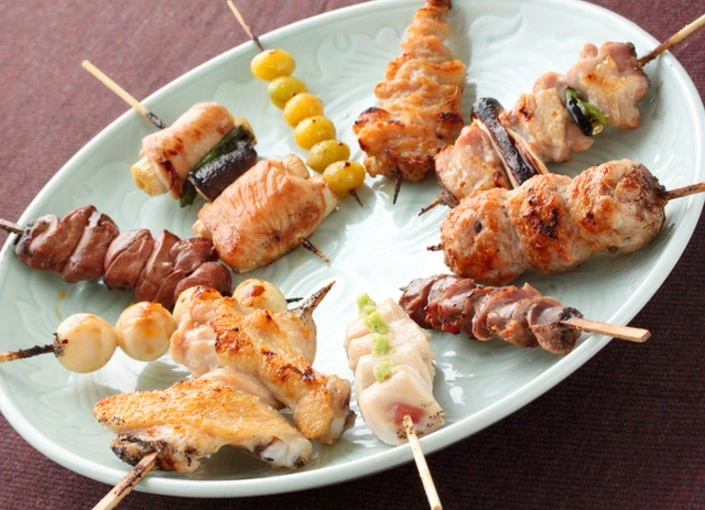 むろまち鳥や 求人 常連さんから「美味しいお料理を楽しんでもらいたい」心を込めて焼いています。
