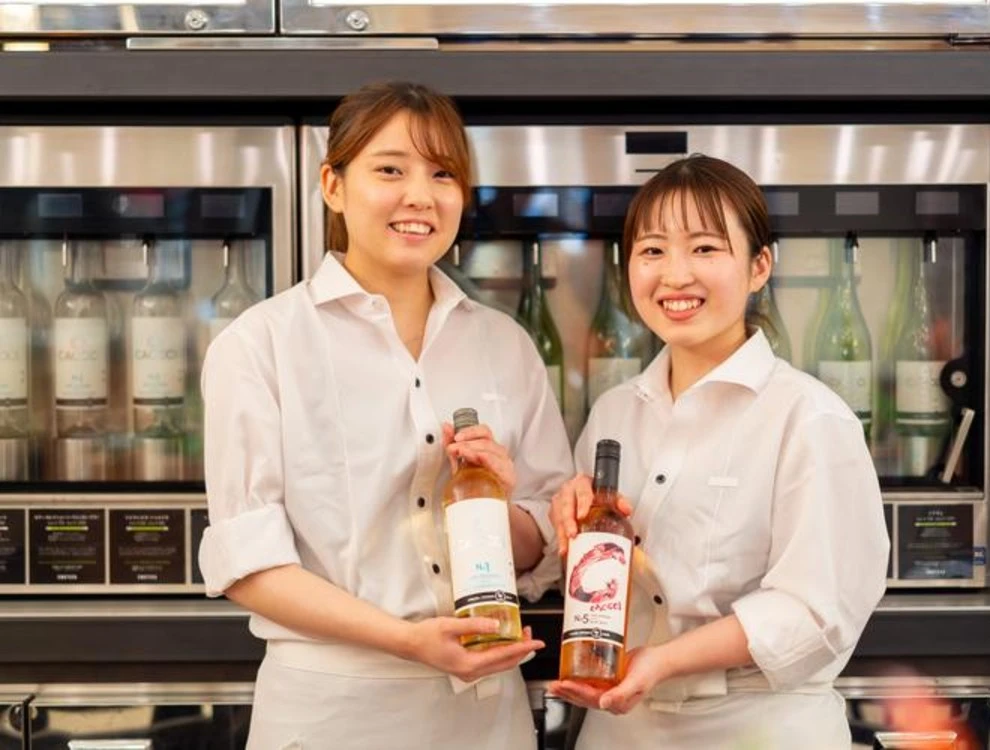 株式会社ヒューマンウェブ 求人 牡蠣や料理に合わせた多彩なワインも提案しています。ワインを学びたい方、ワインが好きな方も大歓迎です。