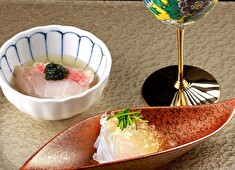 『鮨 富かわ』『鮨ト酒 富かわ』 求人 見た目でも楽しめて、勿論味も本格派…な、クオリティ高い料理を各ブランドで提供中だから、技術・知識の学びも多数！