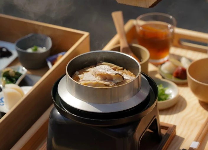 「東京ブイヤベース食堂」「THE BASE GLAMPING」 求人 