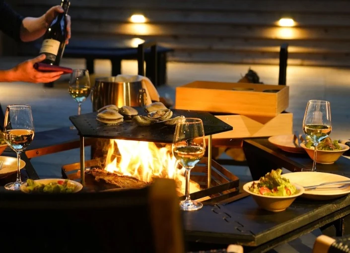 「東京ブイヤベース食堂」「THE BASE GLAMPING」 求人 