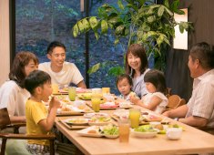 株式会社感動ホテルズ　「アンダの森」石川加賀、山形、伊豆 求人 【日常のハレの日を提供する仕事】験とアイデア、自由な発想で、お客様に喜びと感動を届ける素敵な仕事です。
