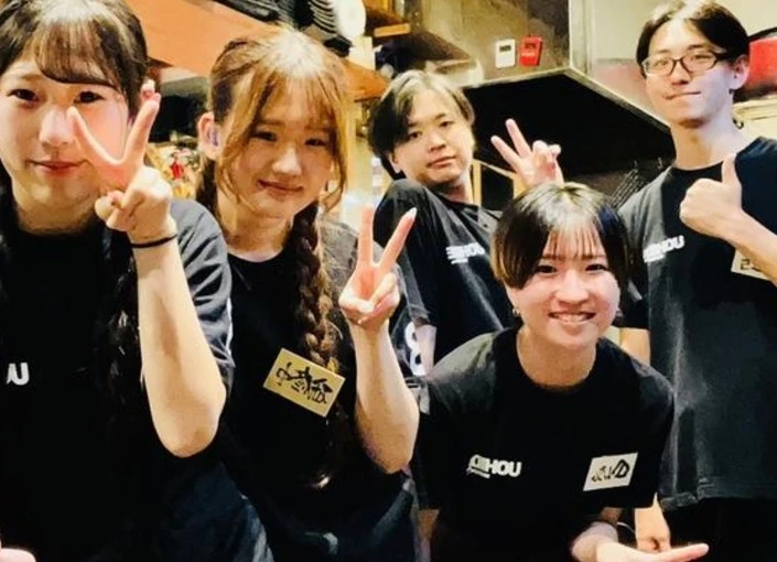 株式会社SANTANO/魚河岸素材厨房　魚ＨＩＤＥ 求人 スタッフは立場やポジションの垣根は一切なくフランクな付き合いができているお店です。
