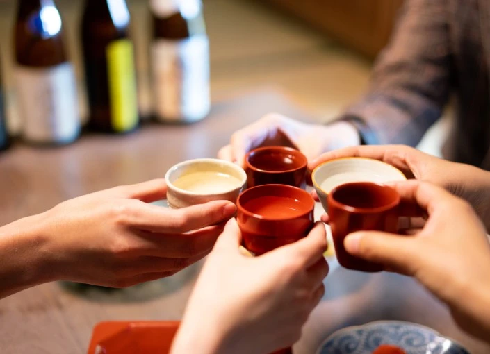 地酒万流 酒道 野崎屋／有限会社ノブフードデザイン【地酒道楽グループ】 求人 日本酒への想いと知識は深く持ちつつも、マニアックにしすぎることがないようにブランドづくりをしています。