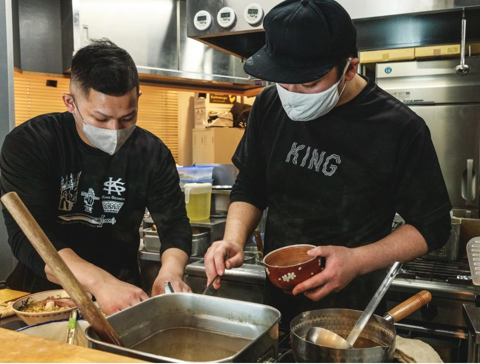 株式会社イノセンス 求人 ラーメン経験者はもちろん、未経験の方も大歓迎！しっかりと稼ぎながら、学べる環境です！