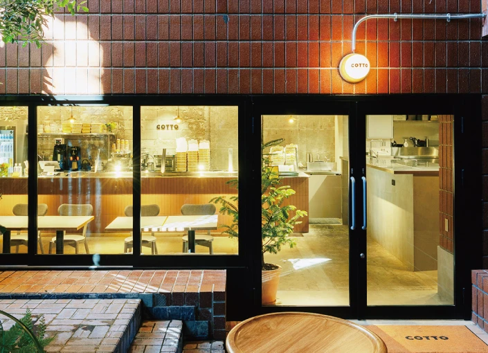 COTTO　DELI&CAFE 求人 骨董通り沿いに佇む、地価のお店