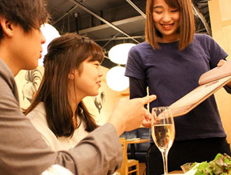 株式会社rings（rings CO.,Ltd.）／「焼鳥酒場 本田商店」「WARAIYA」「藁い屋」「鶏ジロー」「肉寿司」 求人