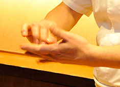 株式会社 プレジャーフーズ 求人 鮨業態は、現板長が入社したことから新業態開発の話が持ち上がりました。