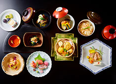 「大和屋三玄 白金台店」「大和屋 横浜店」「大和屋三玄 日本橋店」／株式会社 季之三玄（きしさんげん） 求人 上方のお料理は、とりわけ美しくおいしい食べ物の芸術。