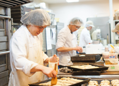 Boulangerie et Cafe Pere et Mere（ペル・エ・メル） 求人 一つひとつが手作りなので、パン作りが大好きな方にはたまらない環境だと思います。